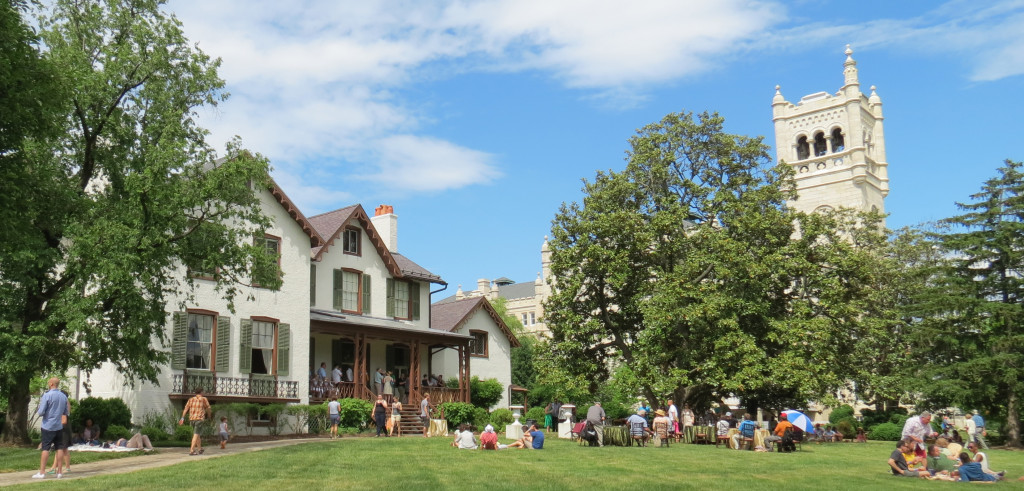 Bourbon and Bluegrass - lawn image 2